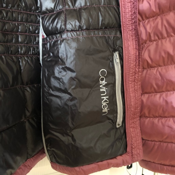 Calvin Klein Packable down hooded puffer jacket - Picture 3 of 6